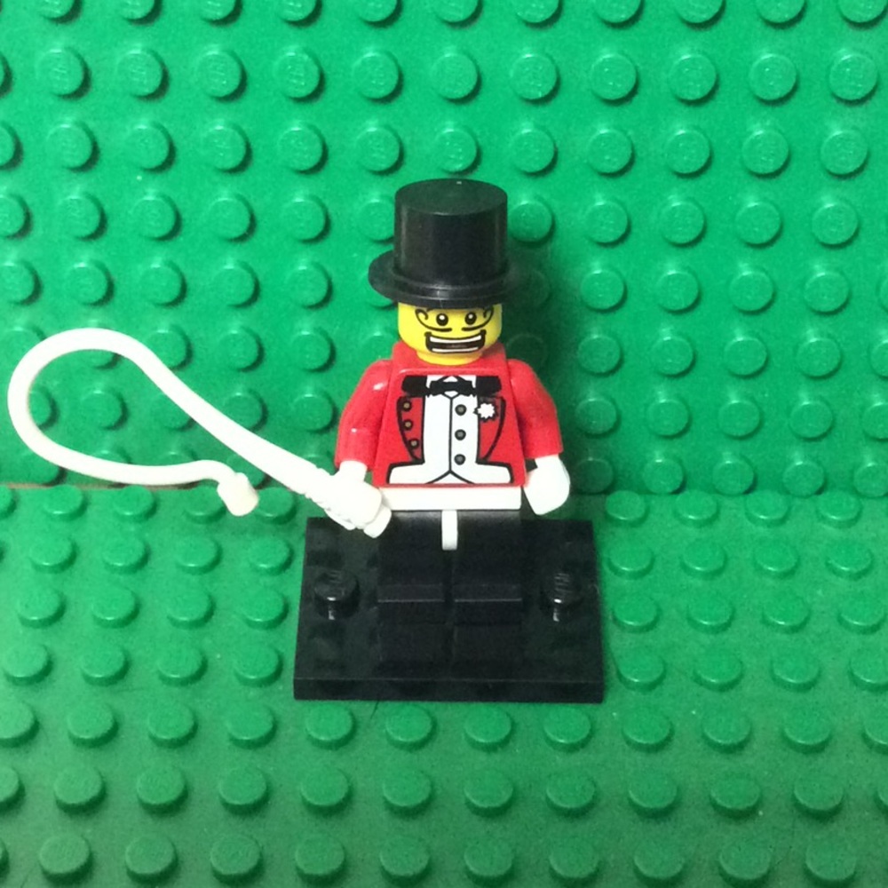 Lego Minifigure Ringmaster. Series 2. Complete
